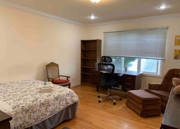 Listing photo 1 of 5