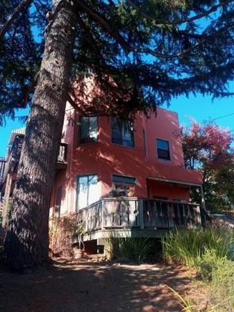 Listing photo 1 of 5