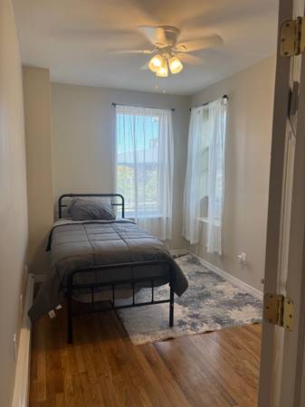 Listing photo 1 of 3