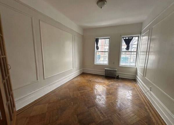 Listing photo 1 of 2