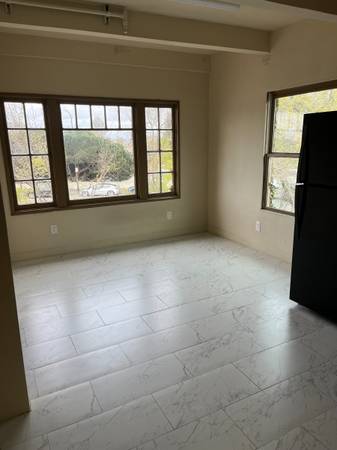 Listing photo 1 of 4