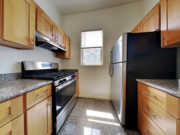 Listing photo 1 of 5