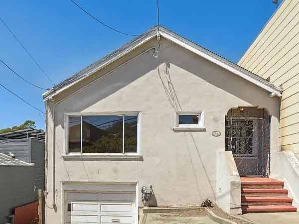 Listing photo 1 of 4