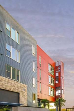 Listing photo 1 of 5