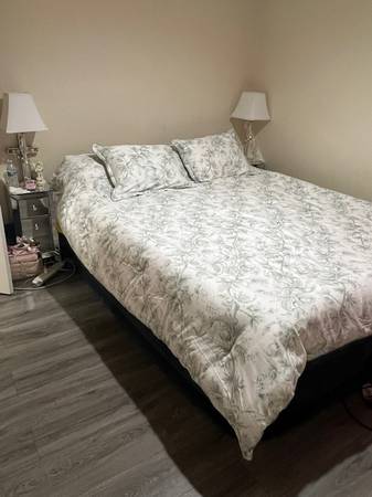 Listing photo 1 of 4