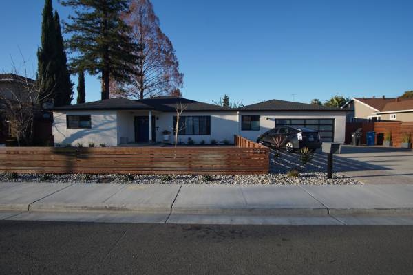 Listing photo 1 of 5