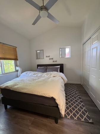 Listing photo 1 of 2