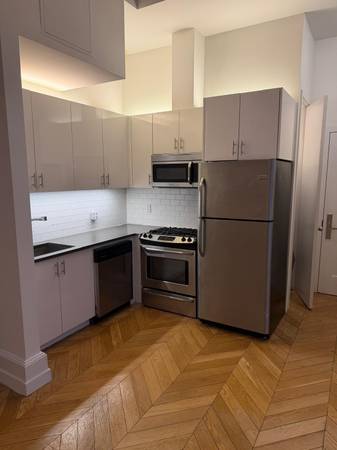 Listing photo 1 of 5