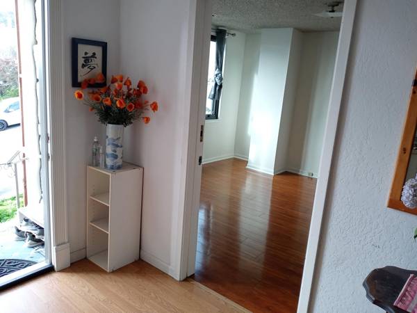 Listing photo 1 of 5