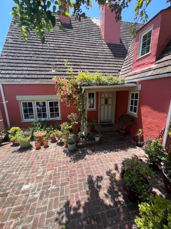 Listing photo 1 of 5