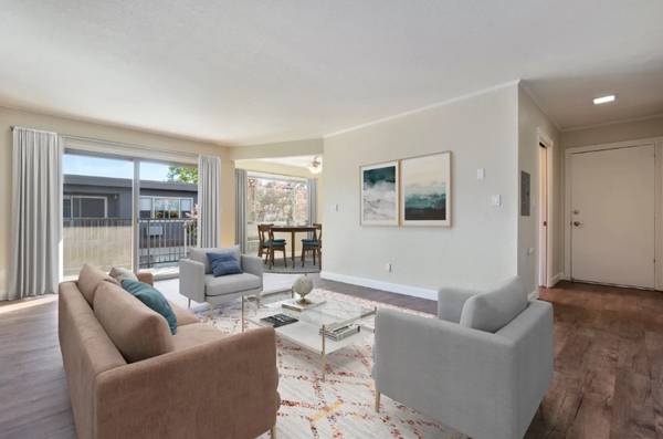 Listing photo 1 of 5