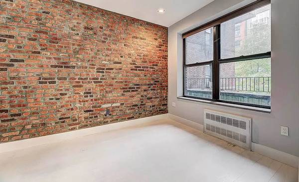 Listing photo 1 of 5