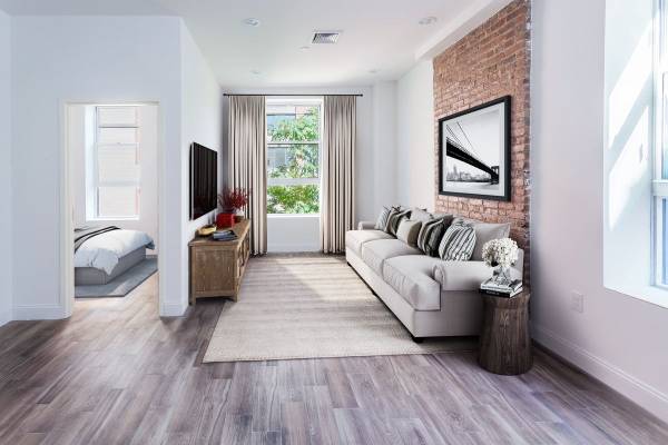 Listing photo 1 of 5