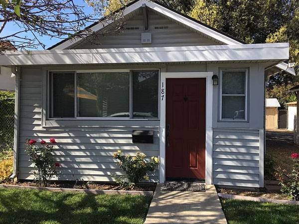 Listing photo 1 of 4