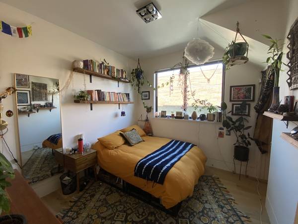 Listing photo 1 of 4