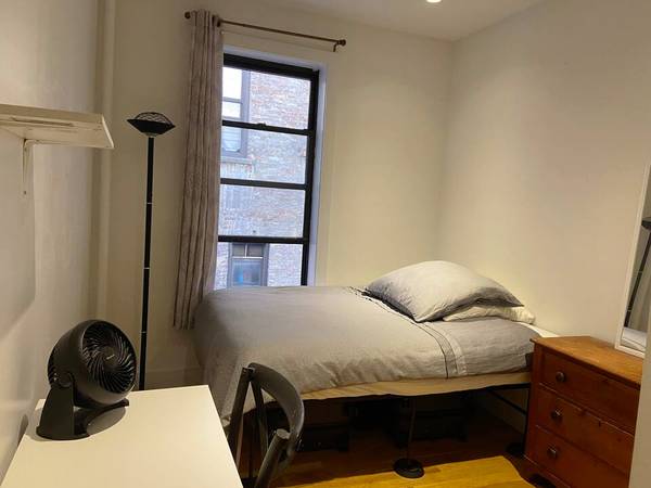 Listing photo 1 of 5