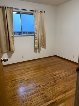 Listing photo 1 of 4