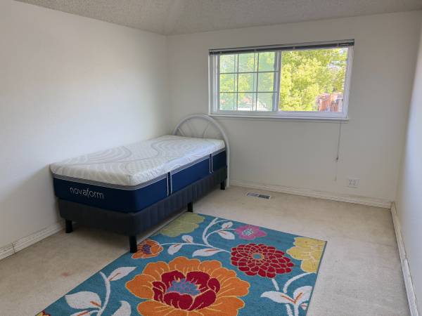 Listing photo 1 of 4