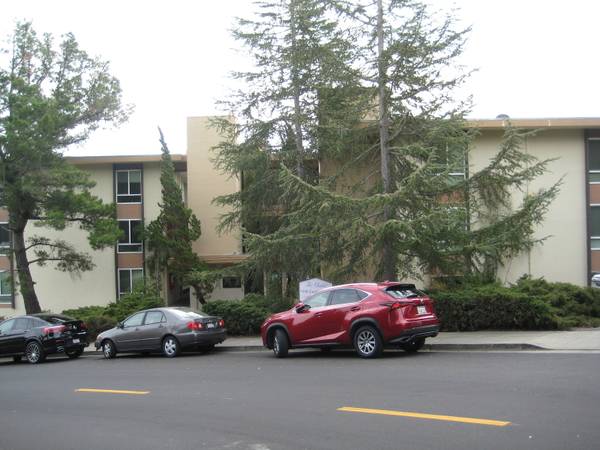 Listing photo 1 of 5