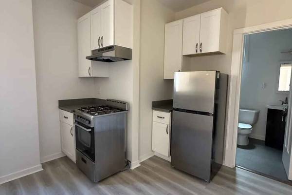Listing photo 1 of 5