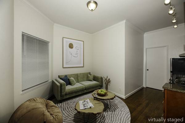 Listing photo 1 of 5