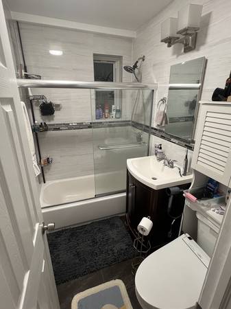 Listing photo 1 of 5