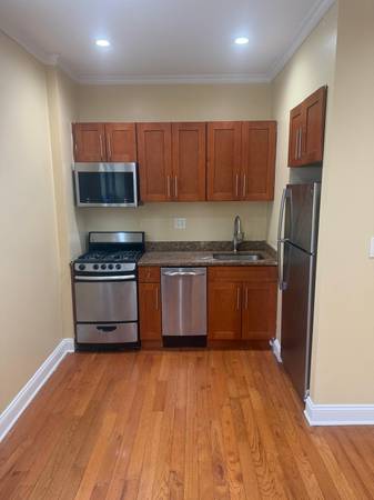 Listing photo 1 of 5