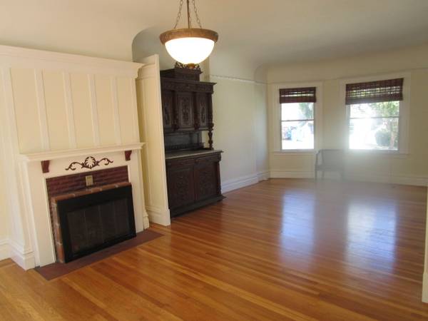 Listing photo 1 of 5