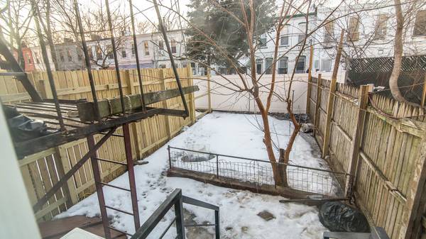 Listing photo 1 of 5