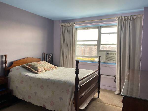 Listing photo 1 of 4