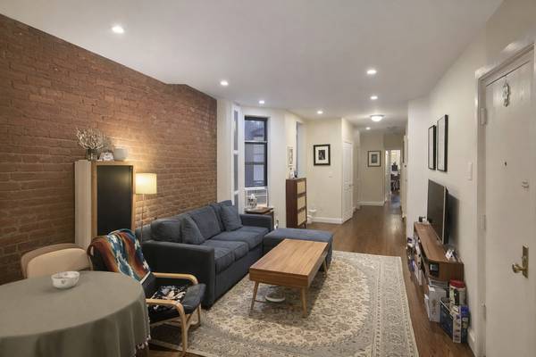 Listing photo 1 of 5