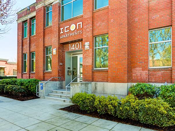 Listing photo 1 of 4