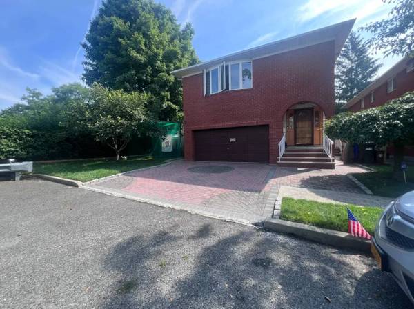 Listing photo 1 of 5