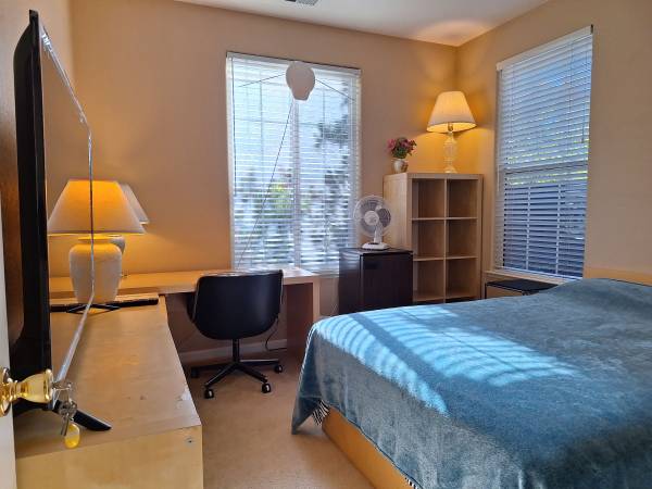 Listing photo 1 of 5