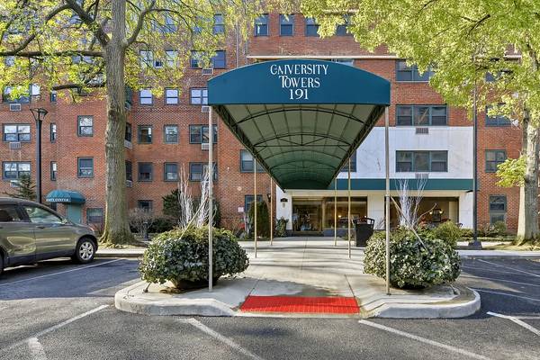 Listing photo 1 of 5