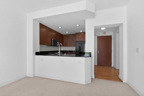 Listing photo 1 of 5