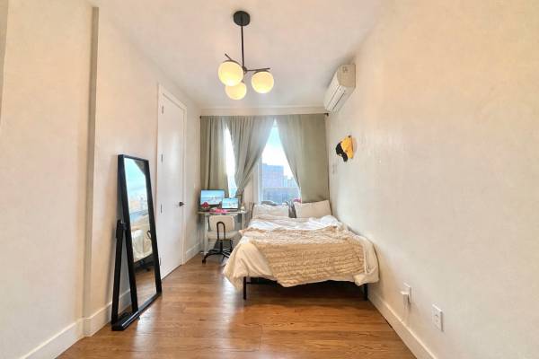 Listing photo 1 of 5