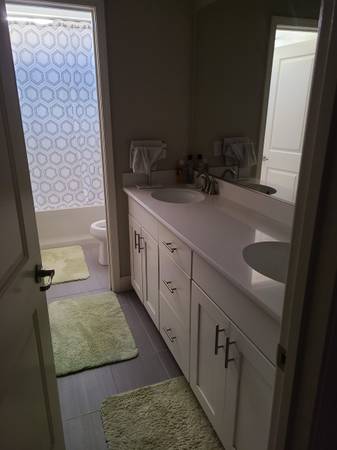 Listing photo 1 of 4