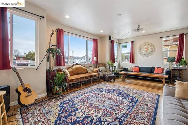 Listing photo 1 of 4