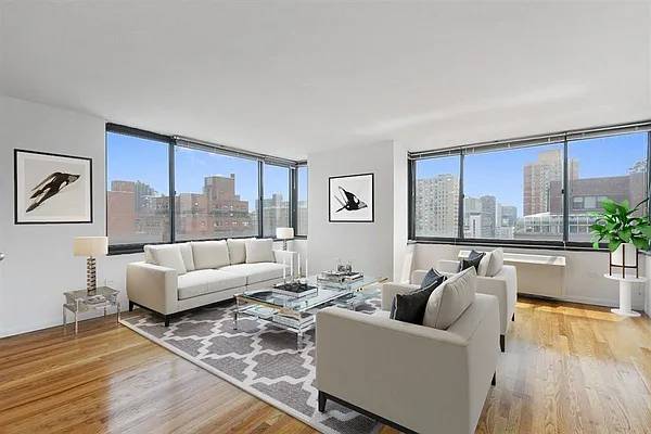 Listing photo 1 of 5