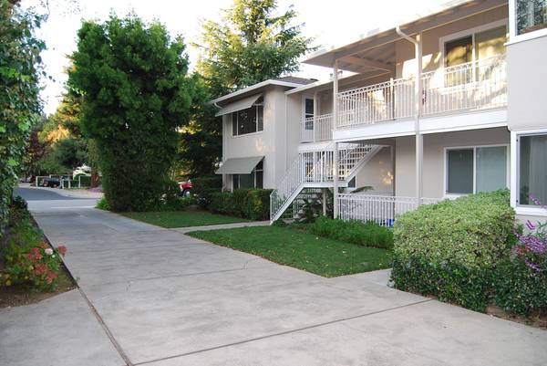 Listing photo 1 of 5