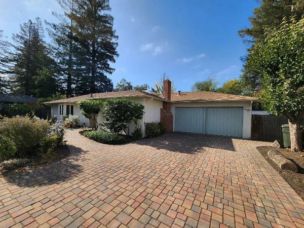 Listing photo 1 of 5