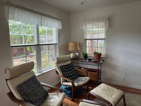 Listing photo 1 of 5