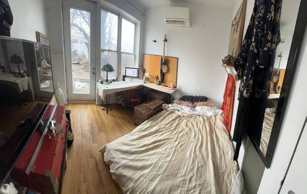 Listing photo 1 of 3