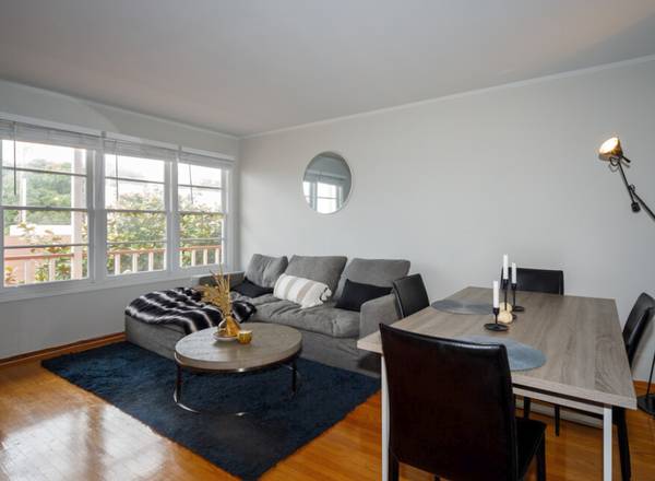 Listing photo 1 of 4