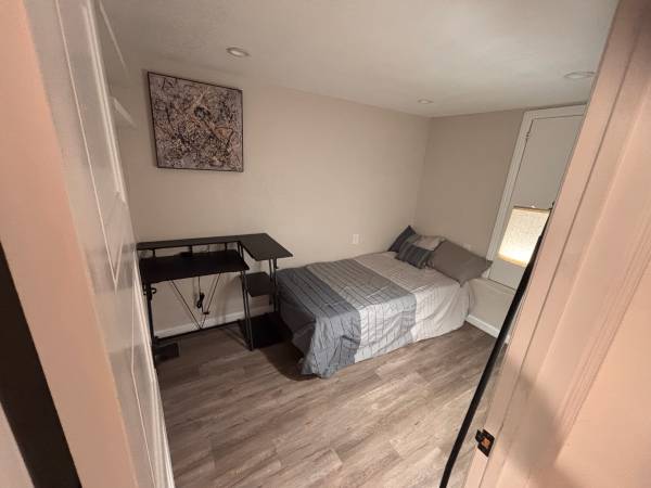 Listing photo 1 of 5