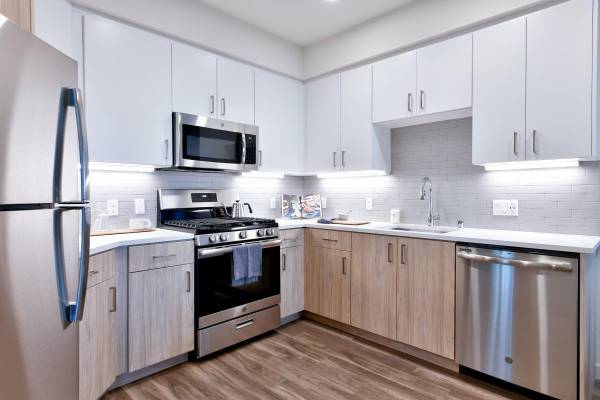 Listing photo 1 of 5