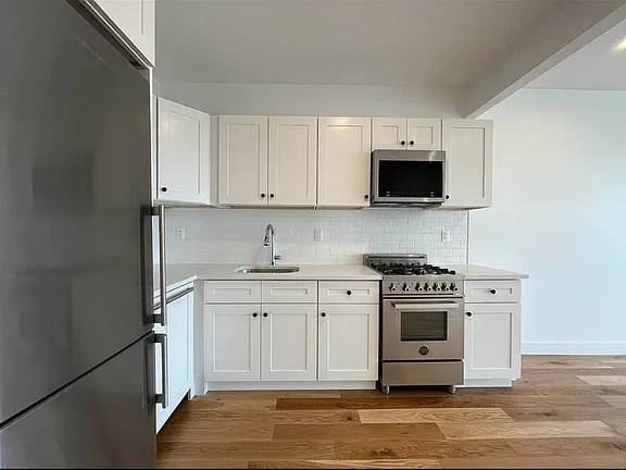 Listing photo 1 of 5