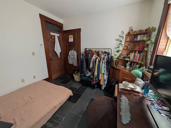 Listing photo 1 of 5