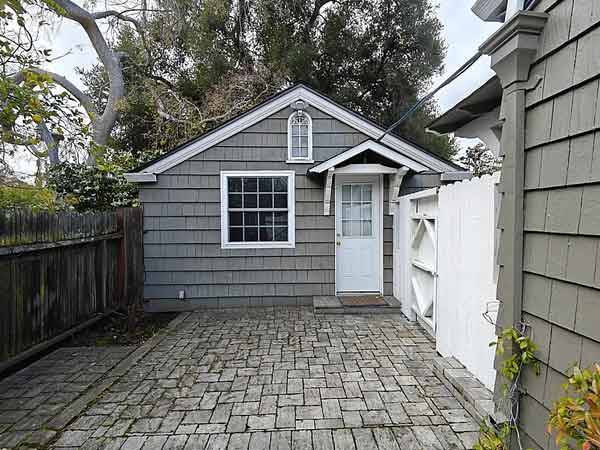 Listing photo 1 of 4